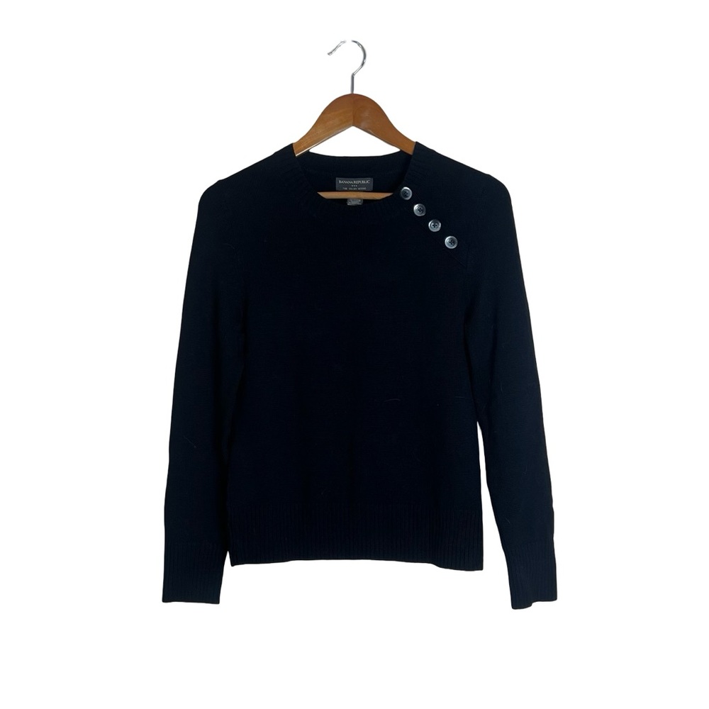 Banana republic merino wool black sweater. Size medium‎